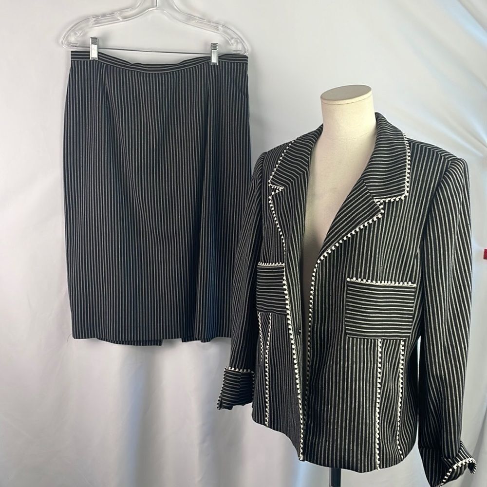 Ruty Black Striped With White Trim Suit Jacket And Skirt